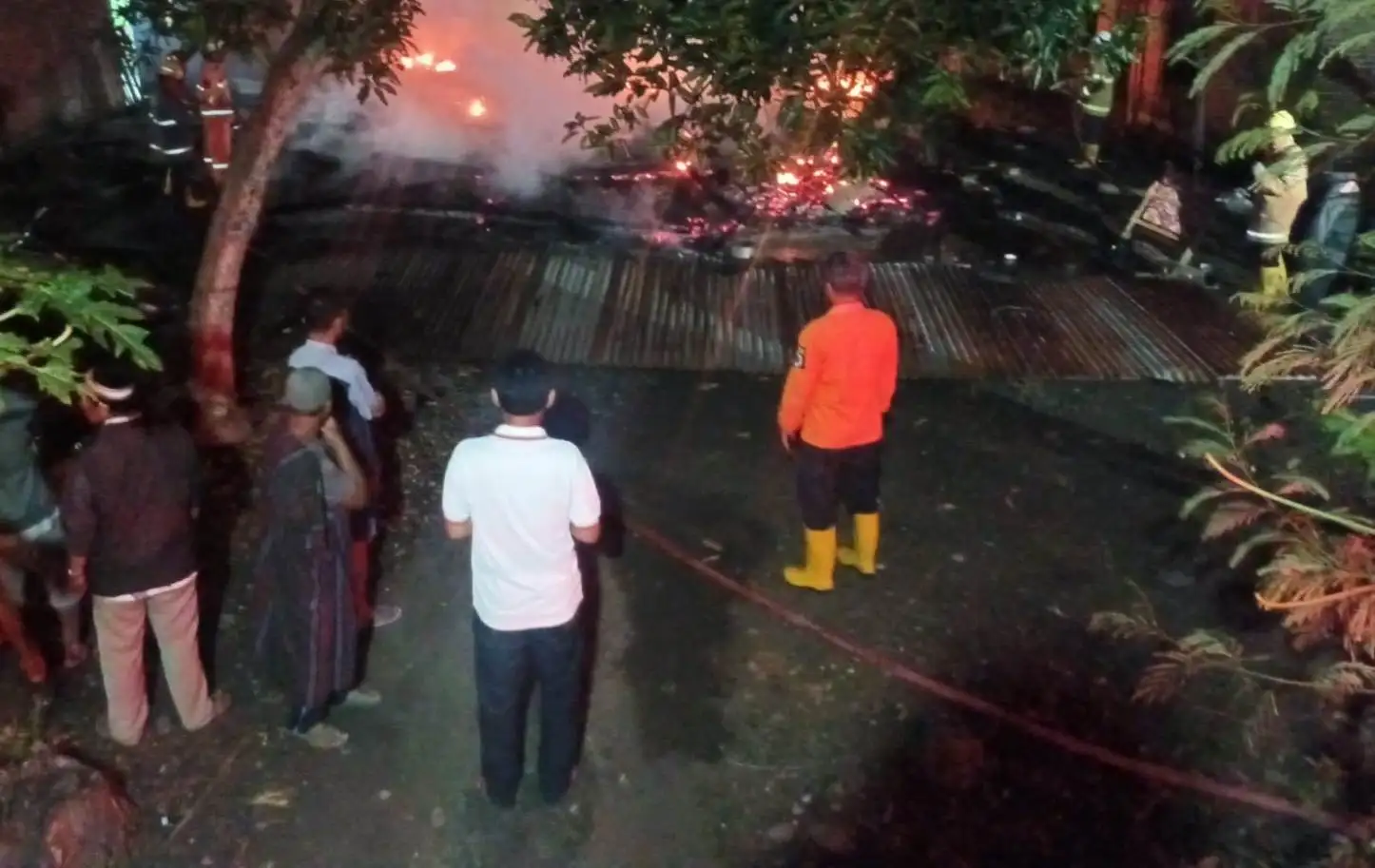Kebakaran Hanguskan Rumah, 2 Motor, dan 4 Sepeda di Karanganyar