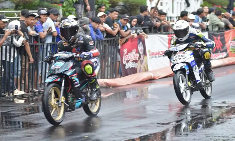 Pembalap Karanganyar Boyong Piala di Casytha Manahadap Road Race Seri 4