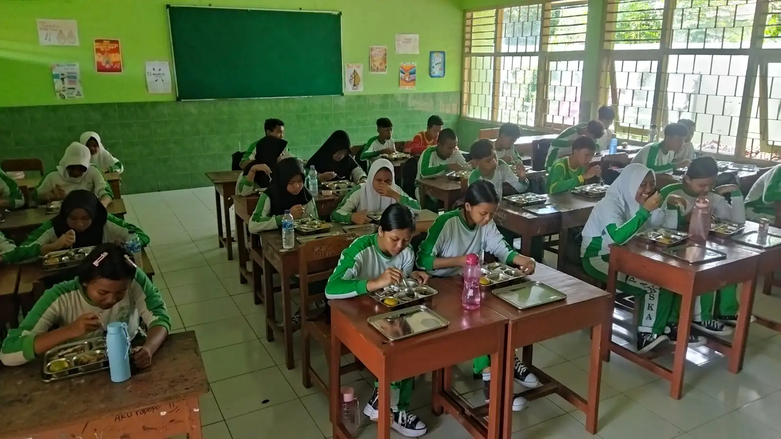 2.787 Siswa Jebres Nikmati Makan Bergizi Gratis Perdana di Solo, Ini Menunya