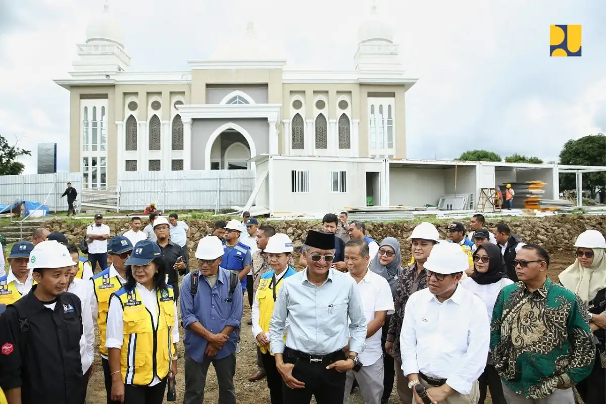 Menteri PU Tinjau Proyek di Kampus UMP Banyumas
