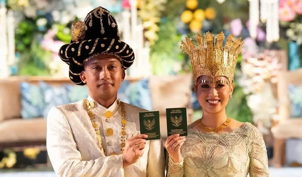 Disaksikan Prabowo dan Jokowi, Sekar Tandjung Resmi Menikah dengan Erlangga