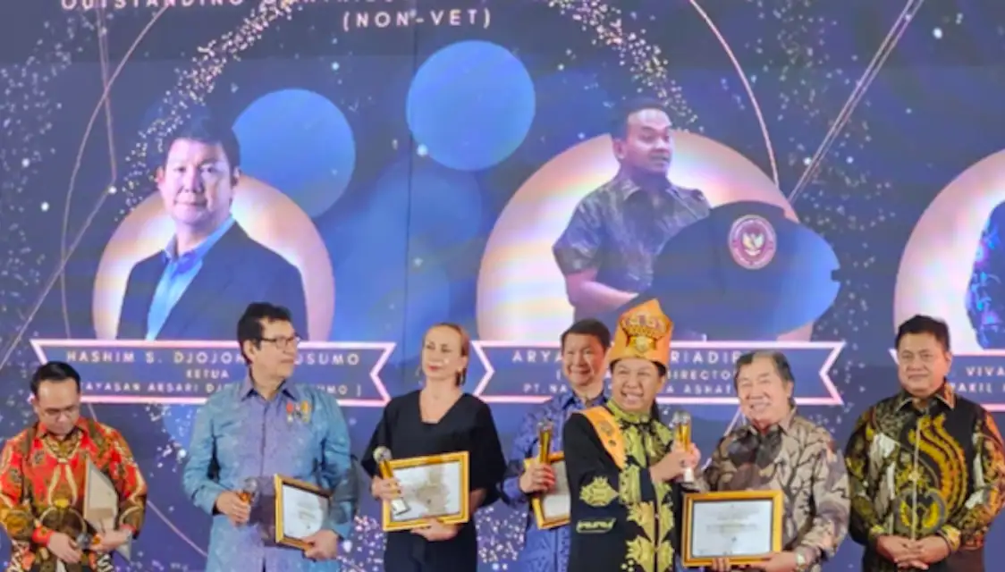 Pendiri Taman Safari Raih Penghargaan dari Perhimpunan Dokter Hewan Indonesia