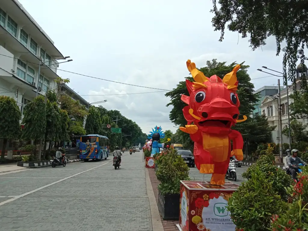 Mengulik Pembuatan Lampion Karakter Shio yang Bikin Solo Kian Cantik