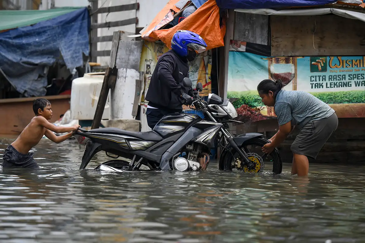 Fase Bulan Purnama, BPBD Imbau Warga Pesisir Jakarta Waspada Banjir Rob