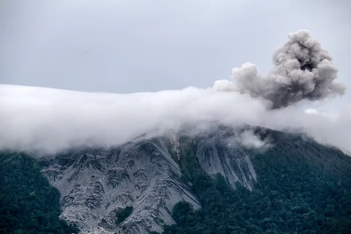 Status Siaga, Aktivitas Vulkanik Gunung Ibu di Halmahera Barat Meningkat