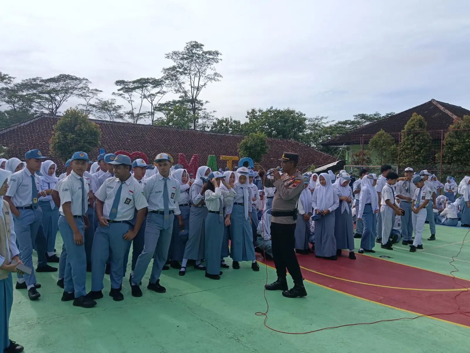 Polsek Girimarto Wonogiri Masuk Sekolah, Ingatkan Siswa soal Bahaya Perundungan