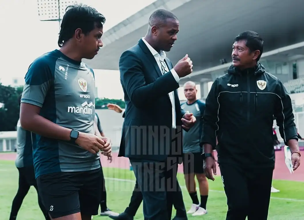 Patrick Kluivert Diskusi Bareng Indra Sjafri Bahas Timnas Indonesia