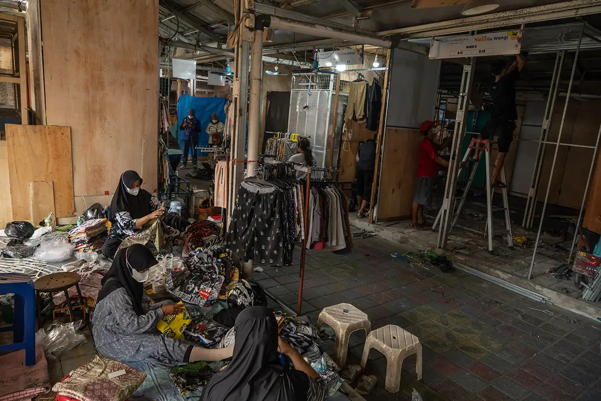Relokasi PKL Teras Malioboro 2, Pedagang Kemasi Barang & Bongkar Lapak