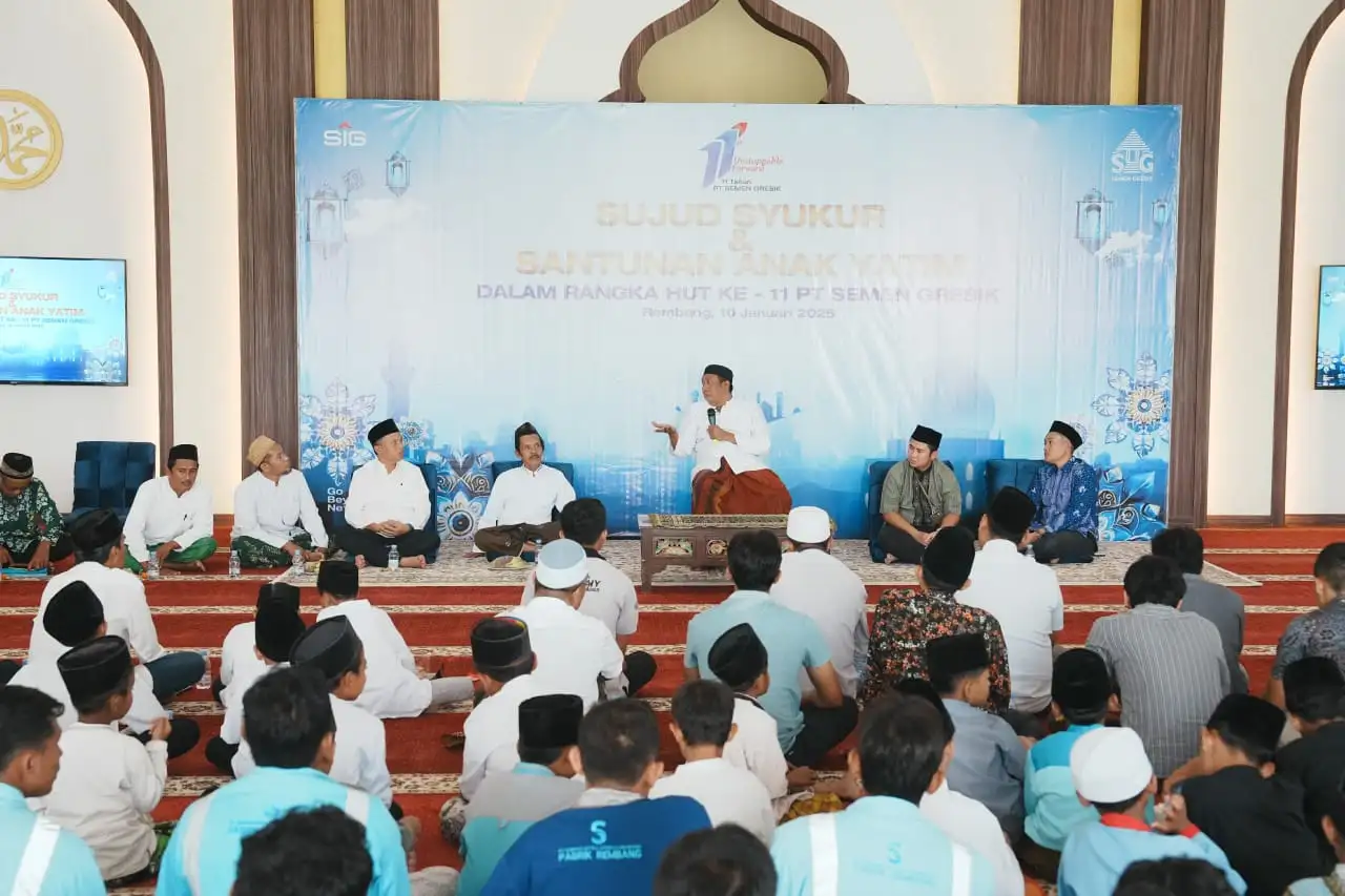 HUT ke-11, Semen Gresik Gelar Sujud Syukur & Beri Santunan ke Ratusan Anak Yatim