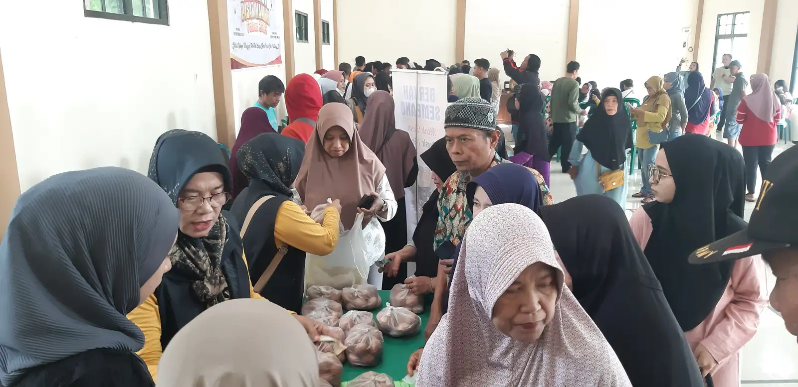 Harga Sembako Naik Tinggi, Warga Ngawi Serbu Operasi Pasar Murah