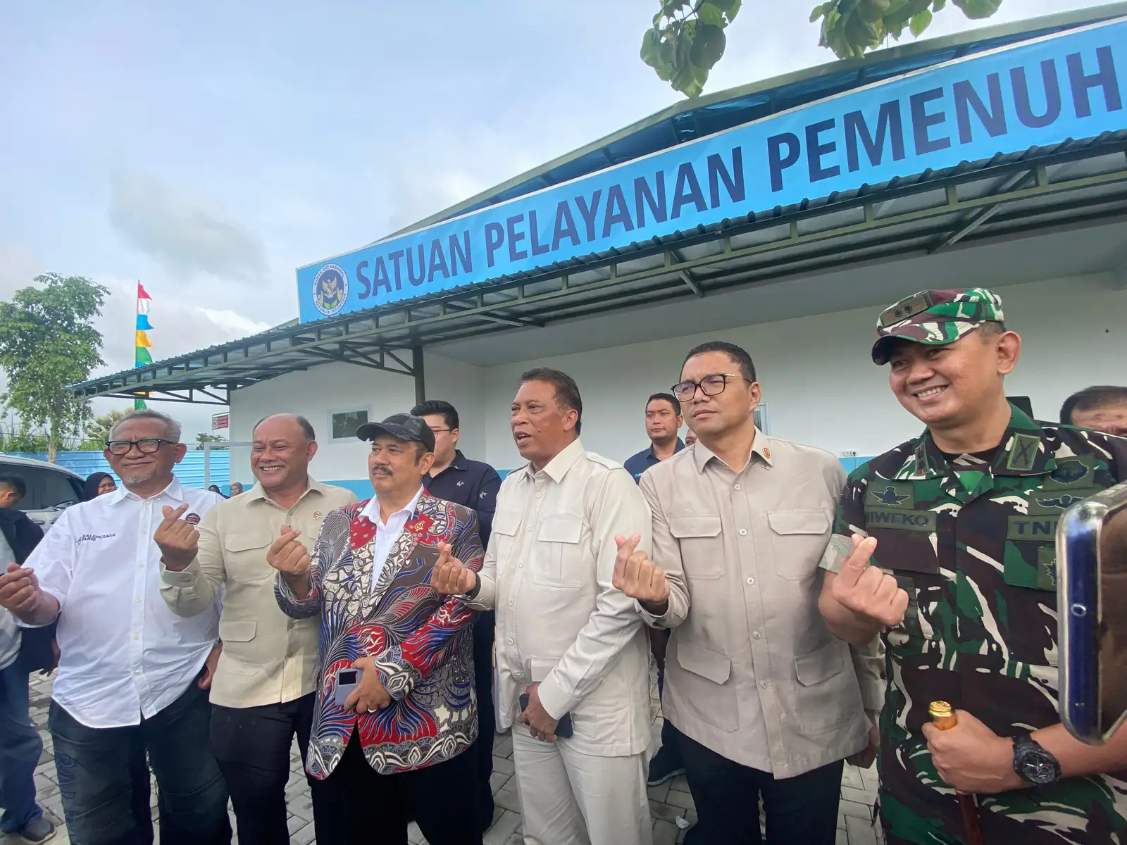 Menteri PPN Rachmat Pambudy Kunjungi Dapur Umum Milik Bos Wong Solo