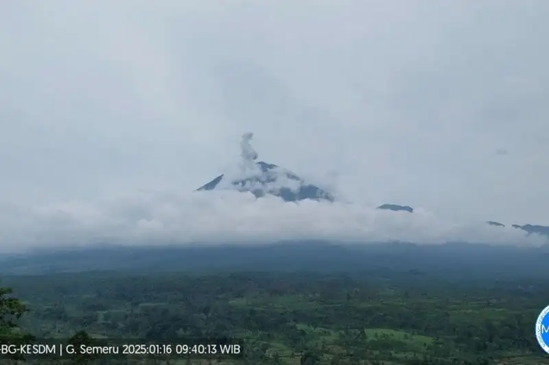 Gunung Semeru Kembali Erupsi dengan Letusan Setinggi 1.000 Meter