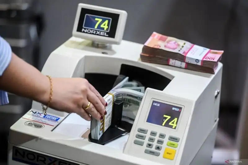 Rupiah Menguat, Prospek Gencatan Senjata Israel-Hamas Jadi Pemicu Eksternal
