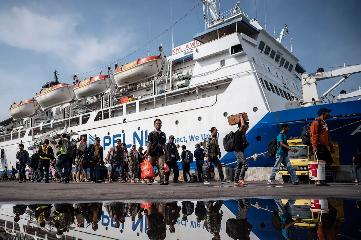 Ribuan Pemudik Kapal Mulai Berdatangan di Pelabuhan Tanjung Emas Semarang