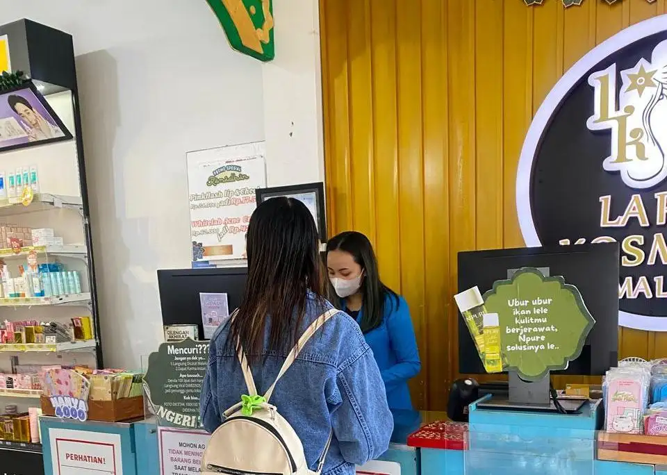 Berkah Ramadan, Pengusaha Kosmetik binaan BRI Ini Omsetnya Meningkat Pesat