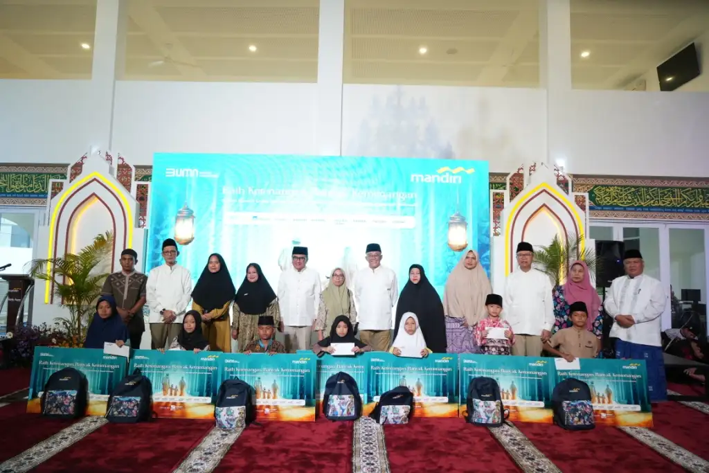 Bank Mandiri Group Bagikan Ribuan Paket Ramadan di Sumatra Bagian Selatan