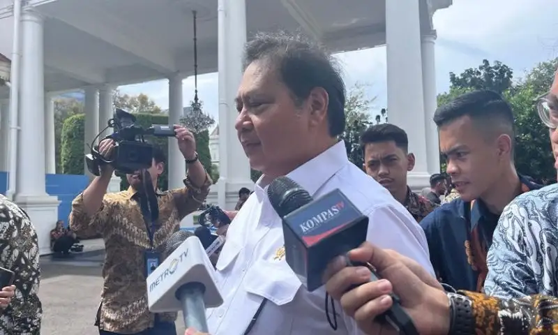 Prabowo Panggil Menteri dan Dirut Himbara Bahas Keuangan Inklusif