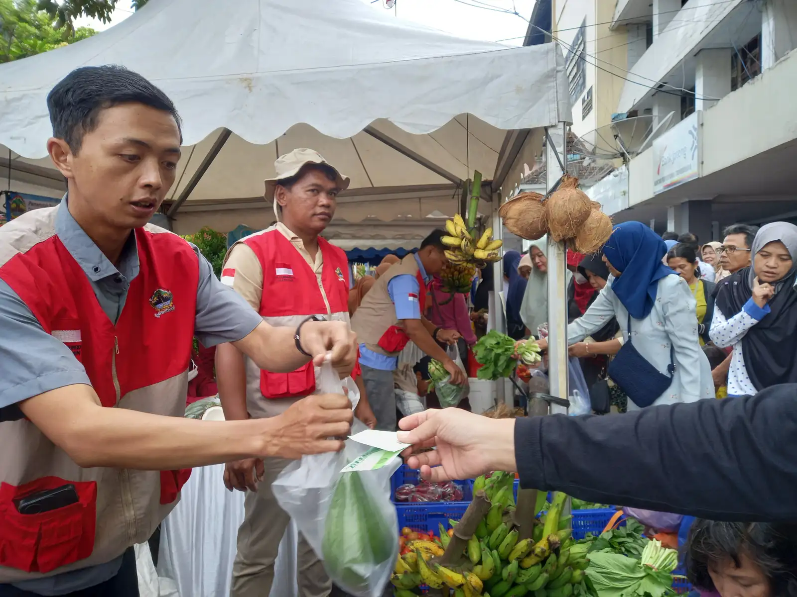 Meski Efisiensi, Distanbun Jateng Bersama OPD Gelar Berbagi-Bazar Murah Ramadan