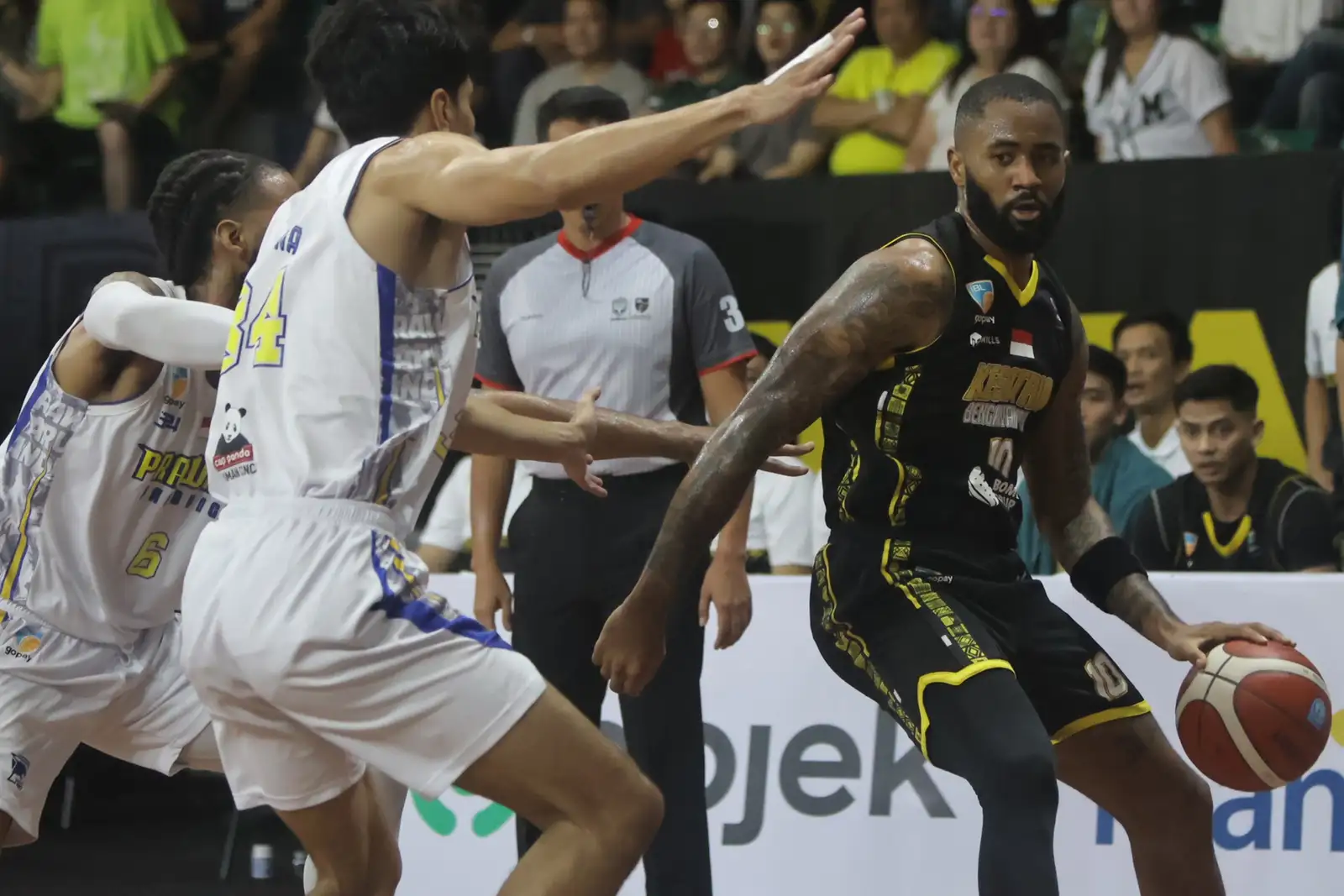 KBS vs Tangerang Hawks: Adu Kuat Demi Tiket Playoff IBL 2025