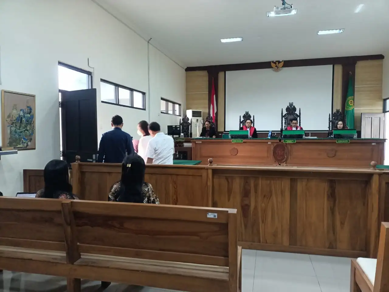 Terdakwa Kasus Arisan dan Investasi Bodong Putri Aquena Jalani Sidang Perdana