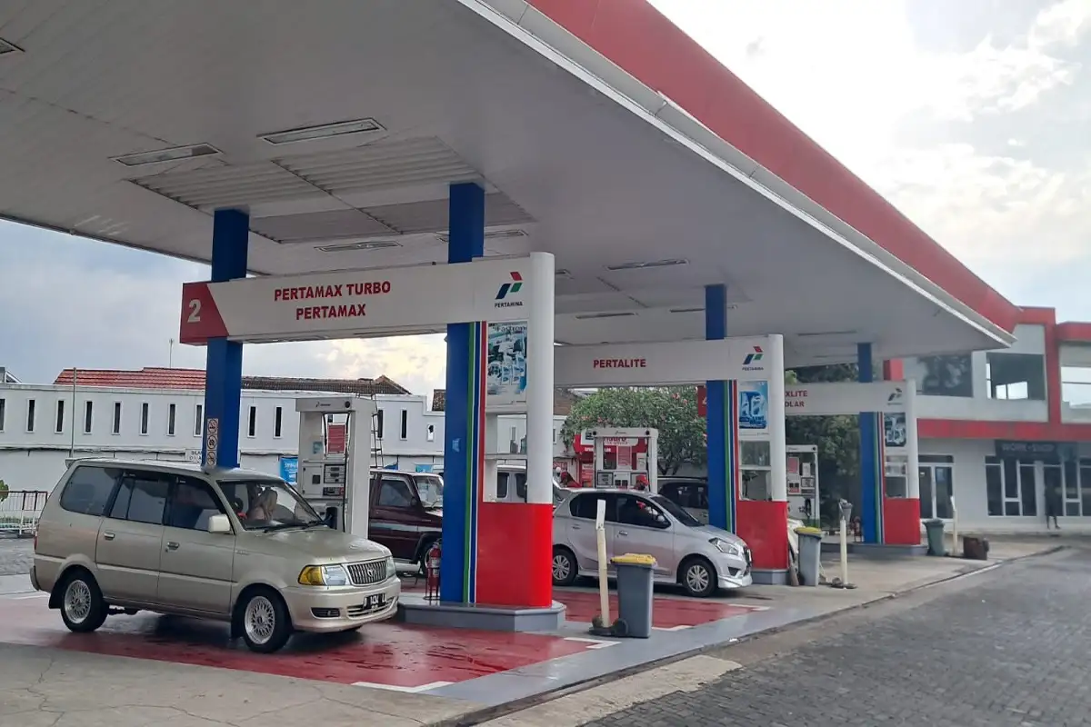 Mulai Hari Ini Harga BBM Pertamax Naik, Cek Daftarnya