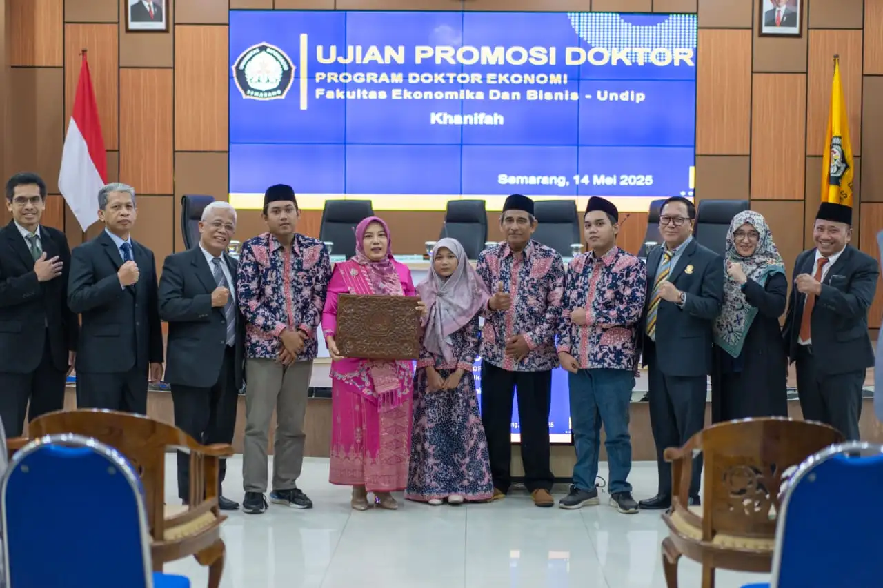 Teliti Sistem Bank Syariah di Asia, Wakil Rektor II Unwahas Raih Gelar Doktor