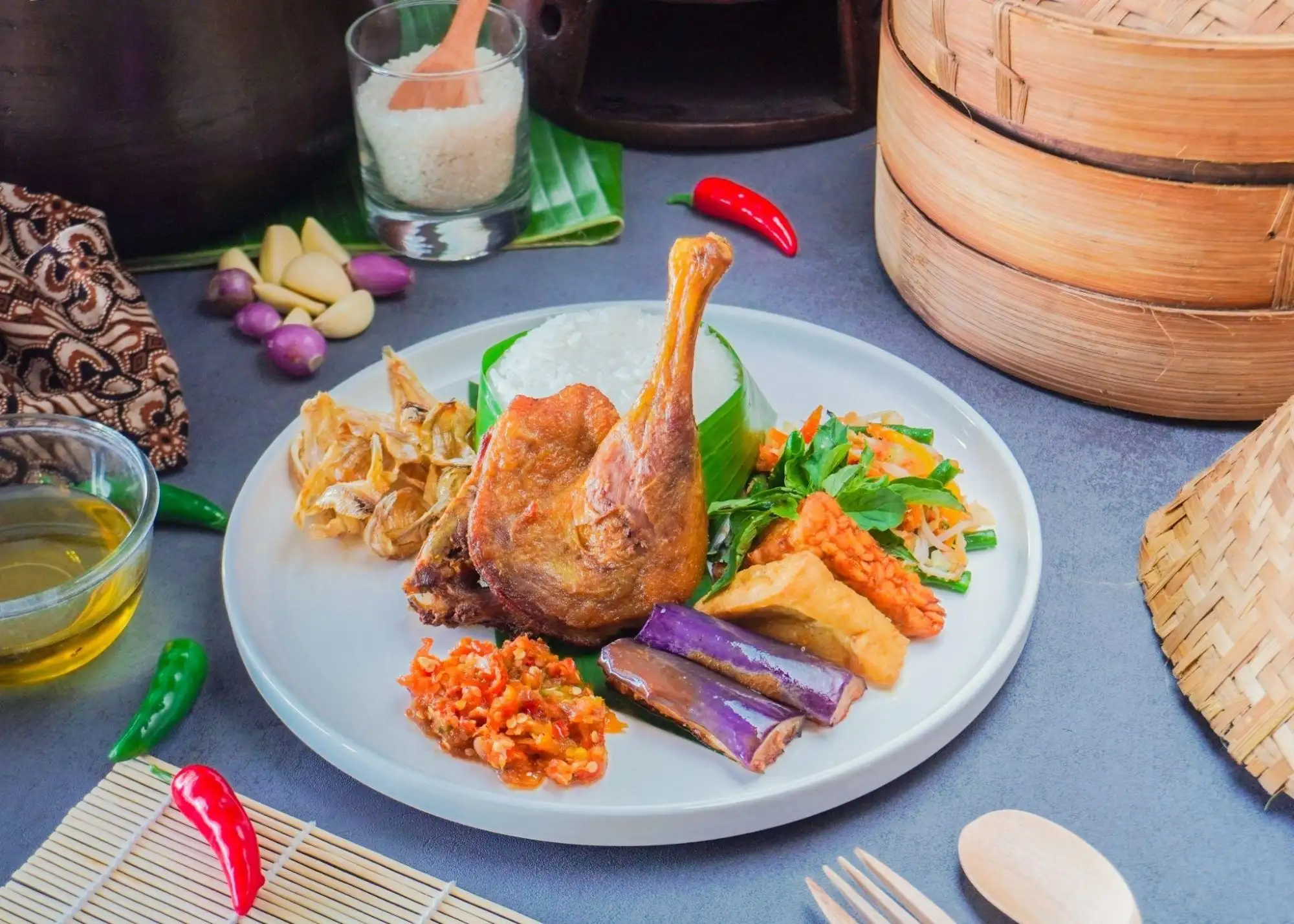 Nikmati Bebek Goreng Purwosari di Aston Solo Hotel, Rasa Autentik Khas Solo
