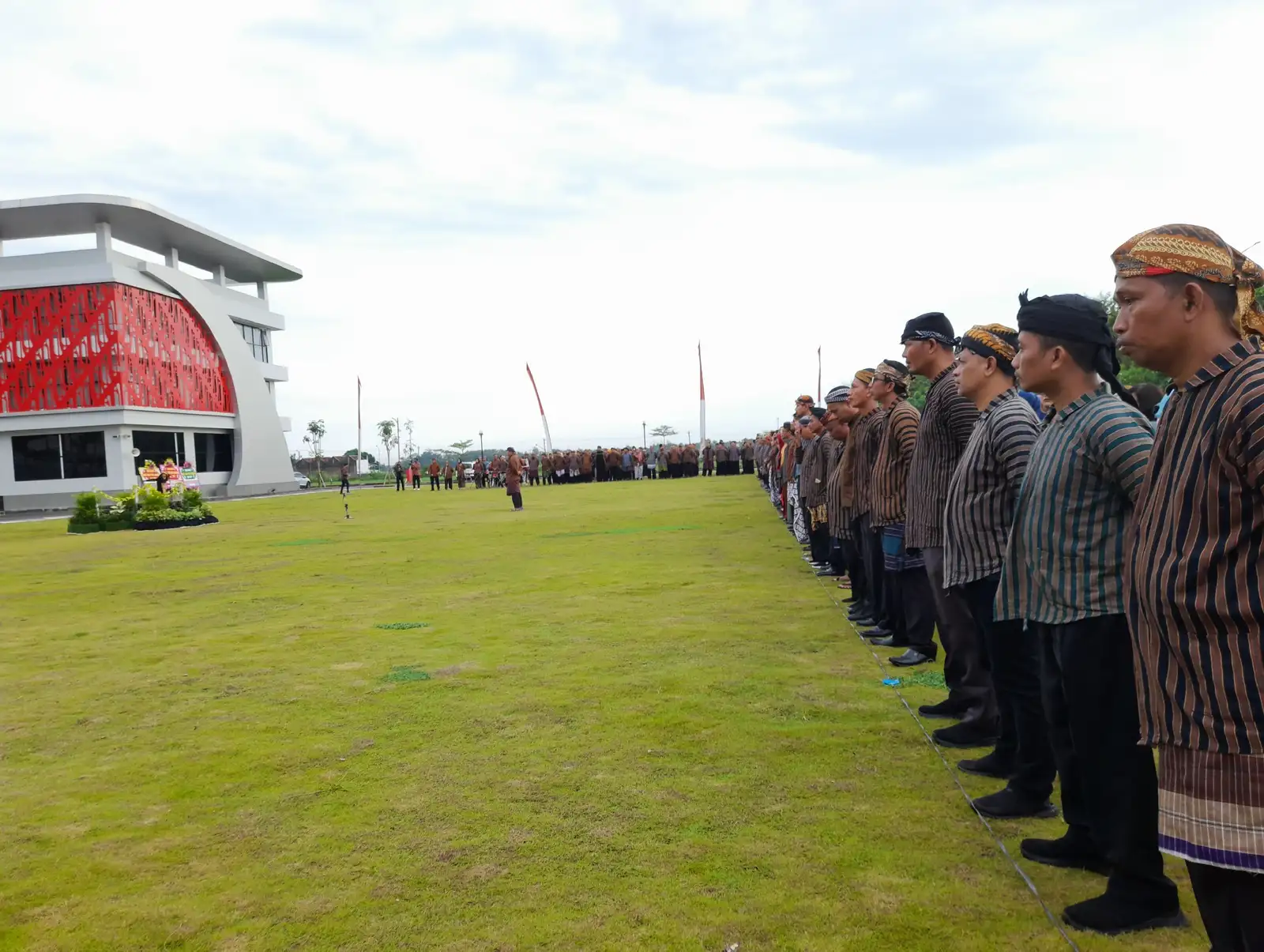 Puncak HUT ke-279 Sragen, Ratusan ASN Ikuti Upacara tanpa Kehadiran Bupati