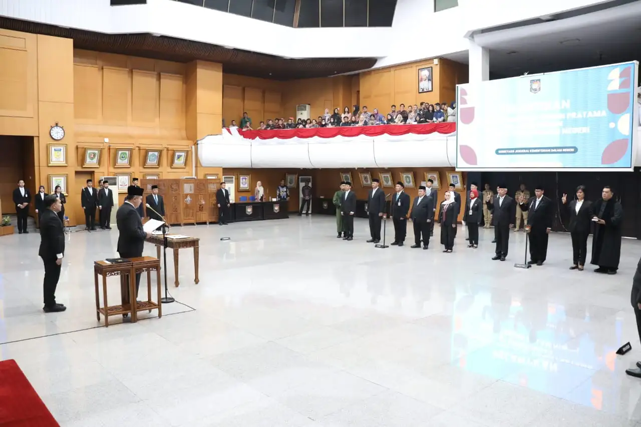 Sekjen Tomsi Tohir Lantik 16 Pejabat Pimpinan Tinggi Pratama di Kemendagri