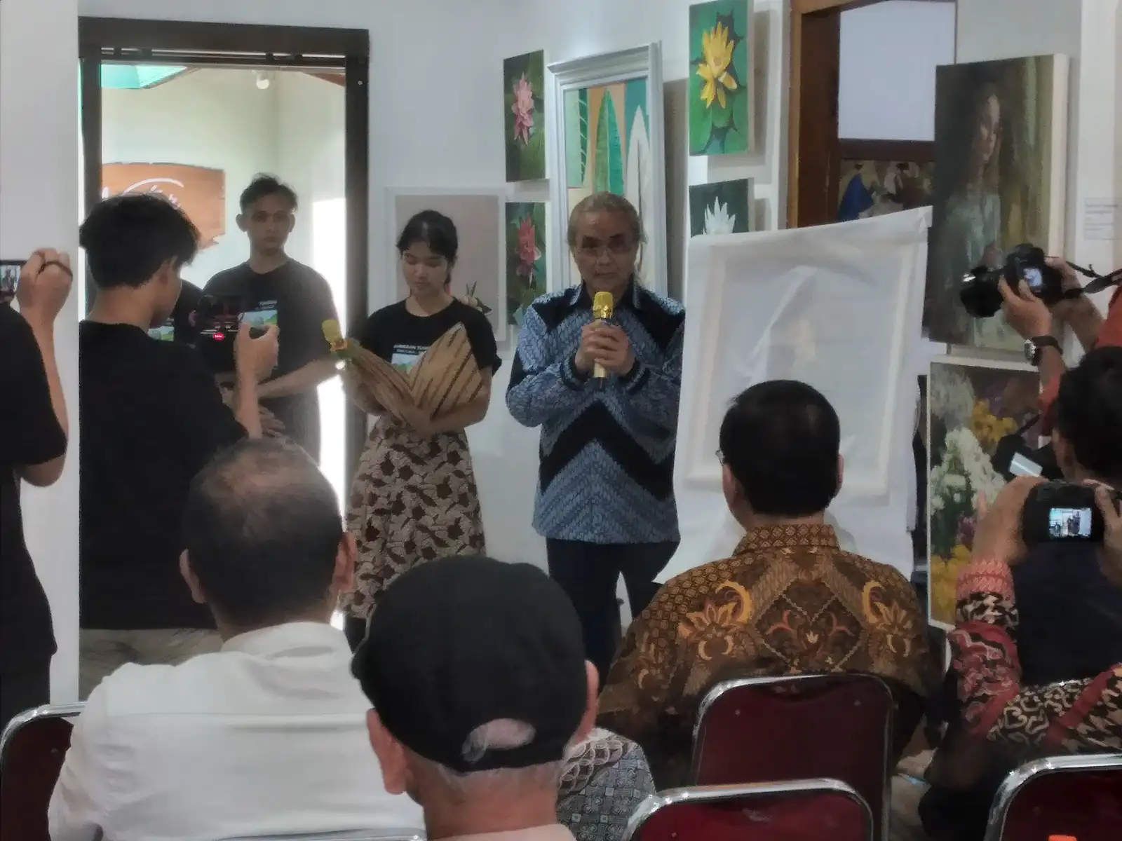 Retrospeksi 32 Tahun Berkarya di Kanvas