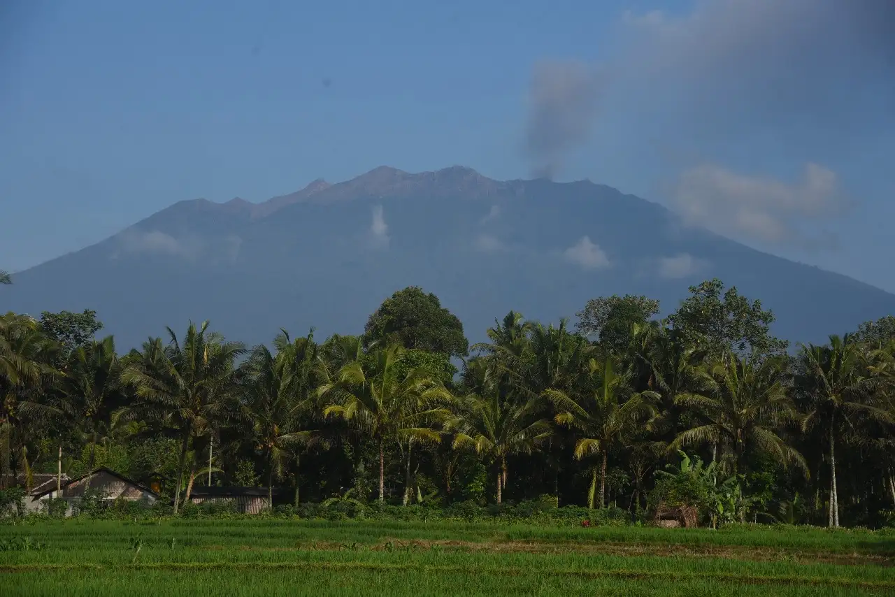 Gunung Raung Kembali Erupsi, Radius 3 Km Tertutup untuk Semua Aktivitas
