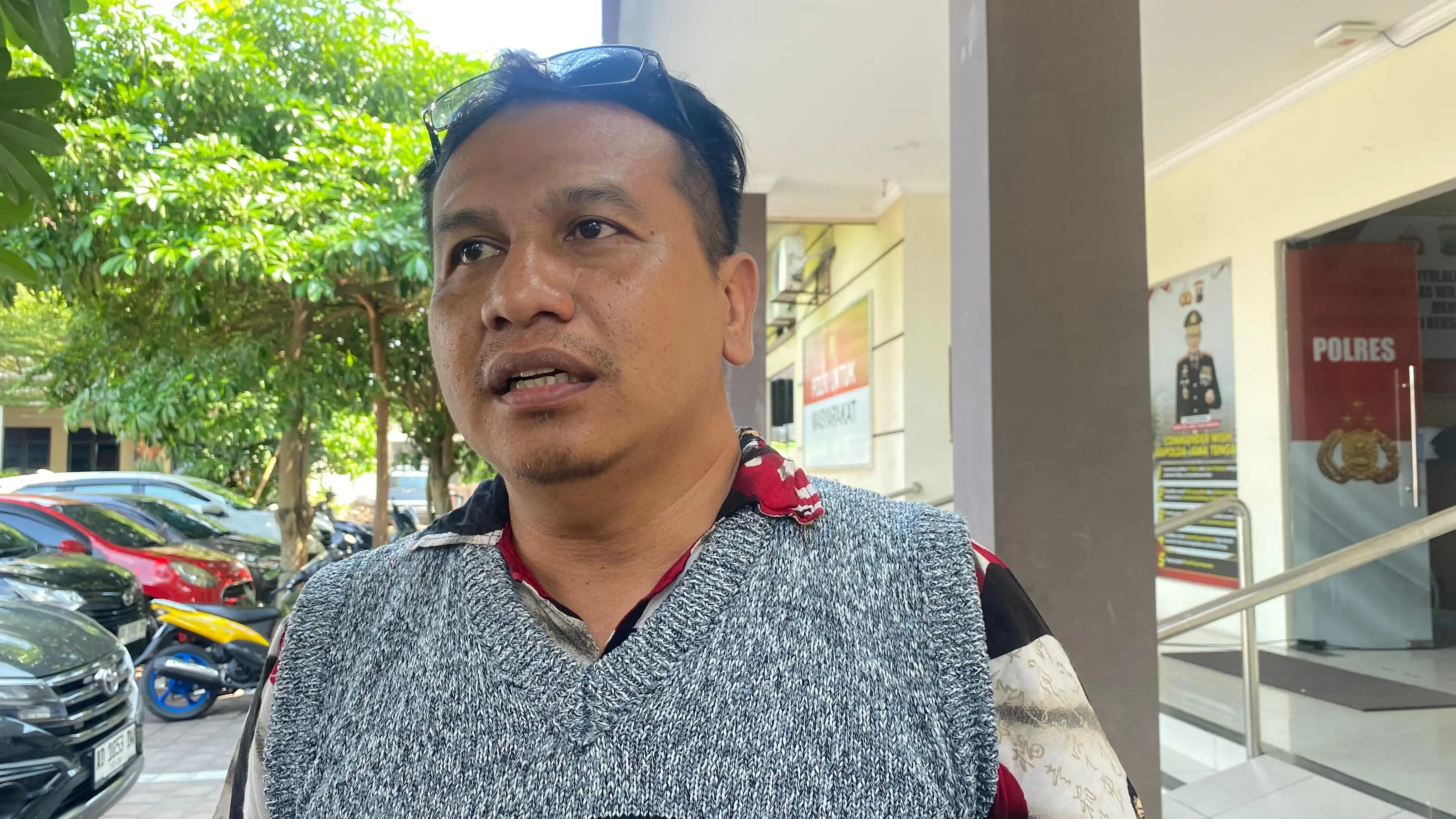 Aset Nasabah Koperasi BLN Ditarik Leasing hingga Ditempeli Stiker Oleh Bank