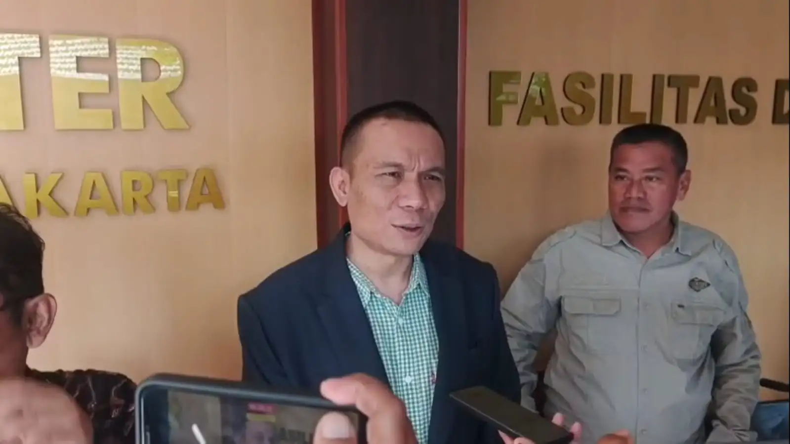 Rismon Sianipar Hadiri Sidang Gugatan Keaslian Ijazah Jokowi di PN Solo