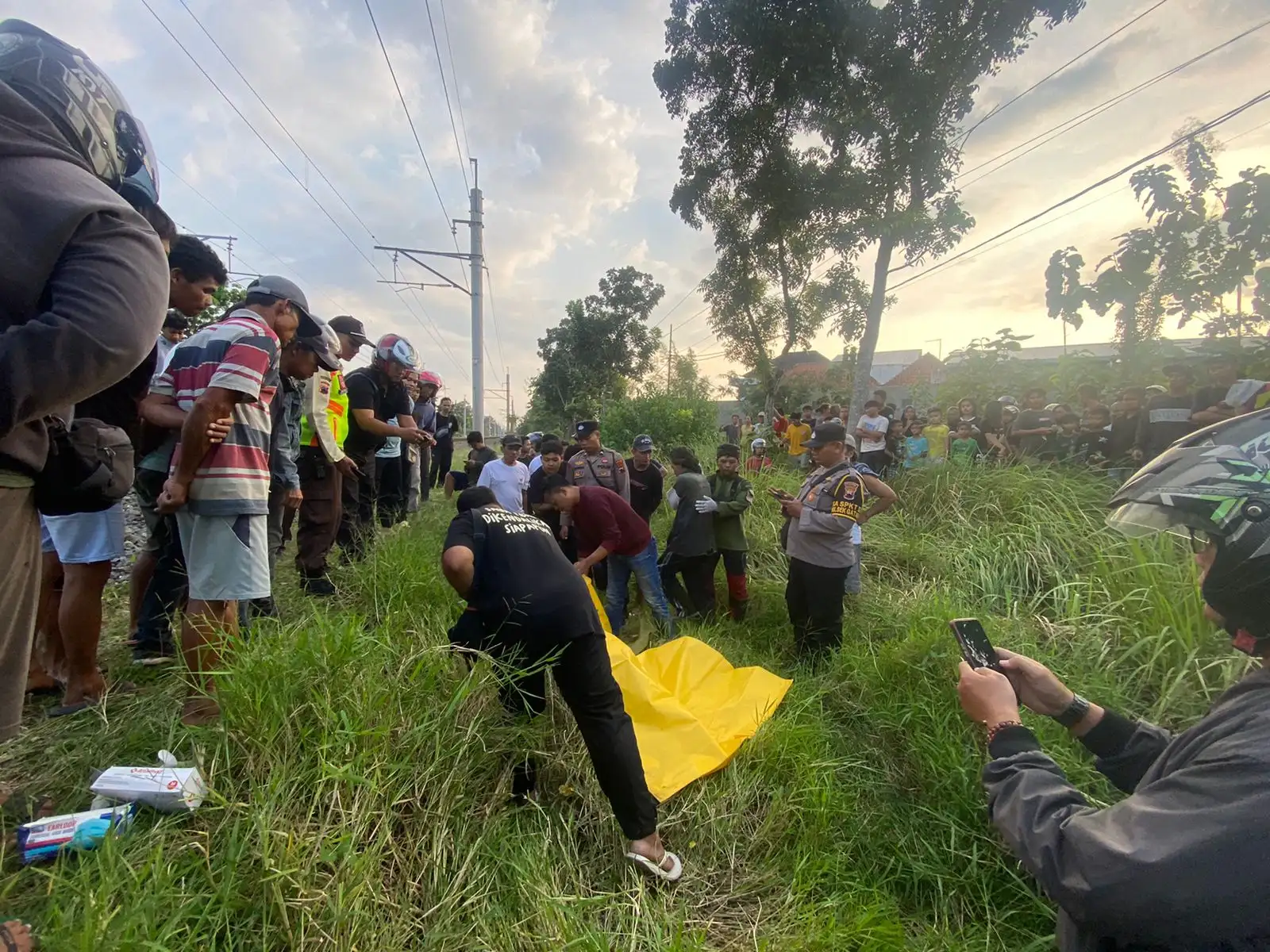 Pria Muda Misterius Meninggal akibat Tertemper KRL di Gatak Sukoharjo