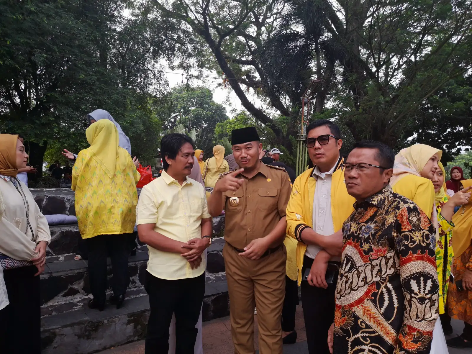 Mendahului Pulang Haji, Bupati Sragen Langsung Bakti Sosial