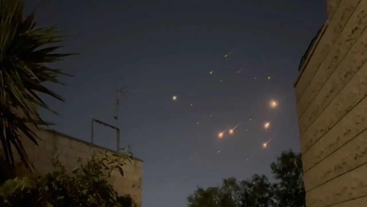280 Rudal Balistik Iran Berhasil Tembus Bunker Israel