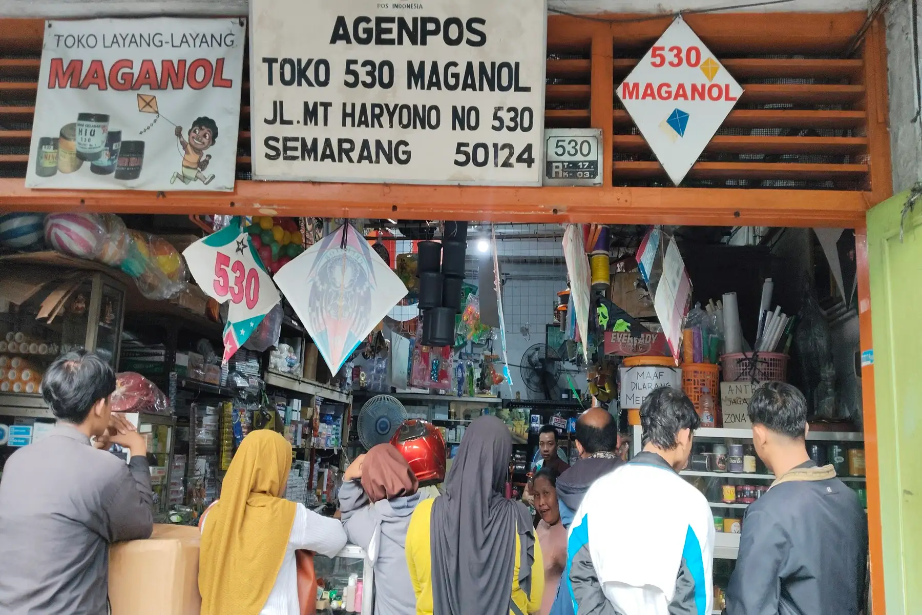 Musim Kemarau Tiba, Toko Layangan Maganol Kembali Hidupkan Langit Semarang