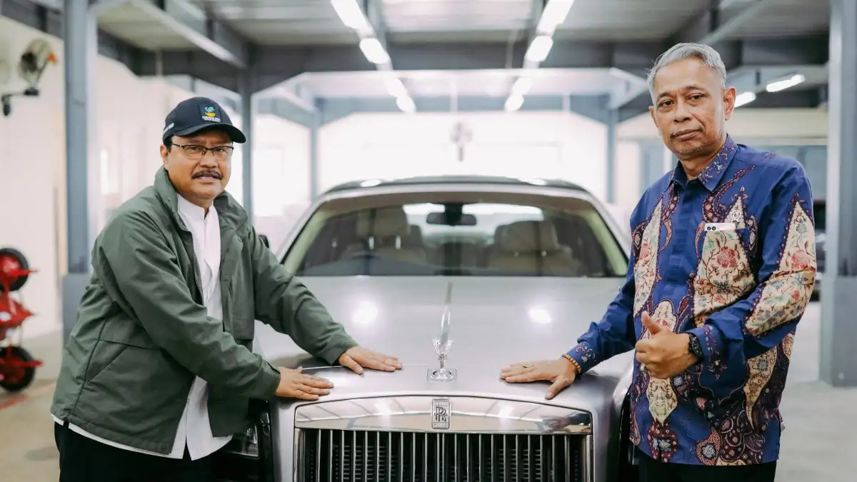 Laku Rp2,5 M! Hasil Lelang Rolls-Royce di Kemensos untuk Rehab RTLH di Makassar
