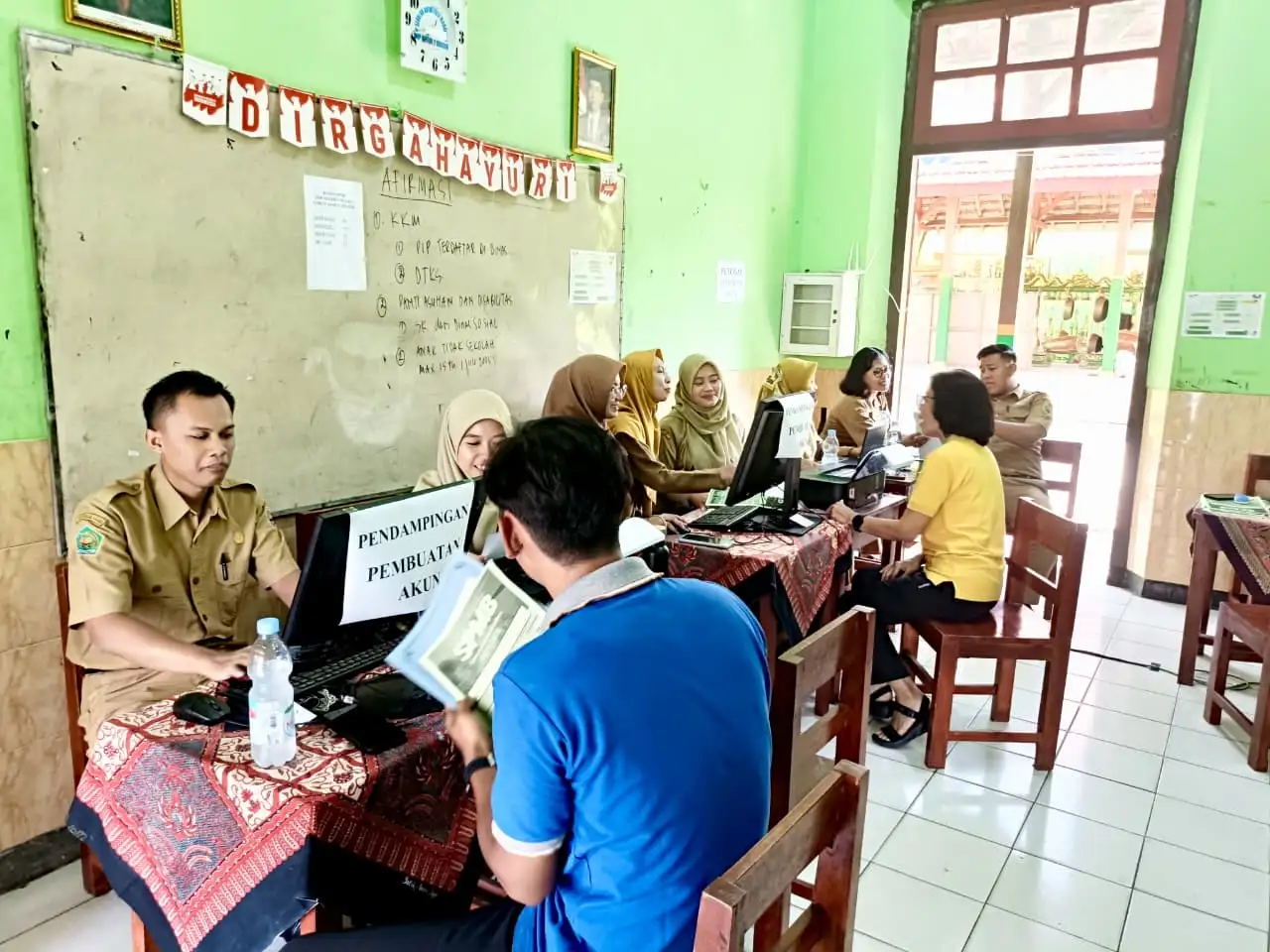 Hari Ke-2 Pendaftaran SMPB Jalur Afirmasi, Kuota Sejumlah SMP di Sragen Overload