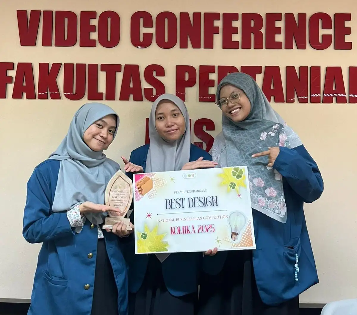 Delegasi FEB UNAIR Raih Penghargaan Best Design dalam Kompetisi Business Plan
