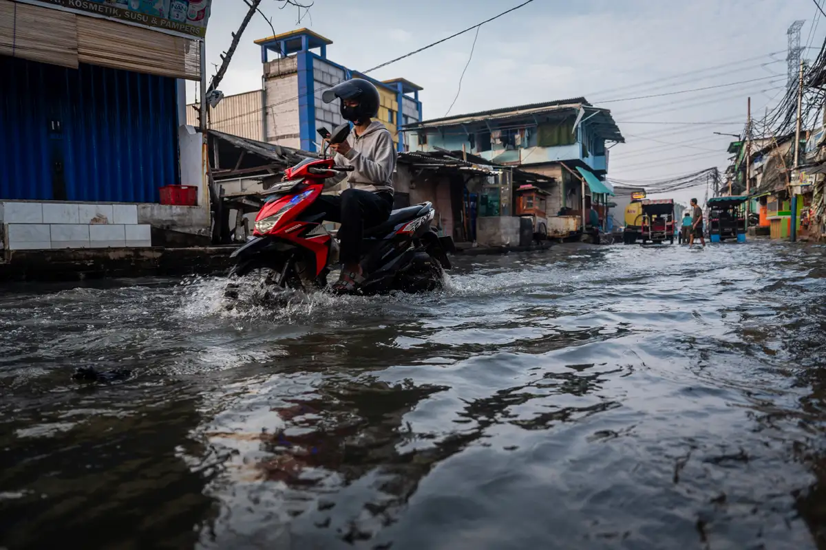 Permukiman Warga di Muara Angke Jakarta Utara Terendam Banjir Rob
