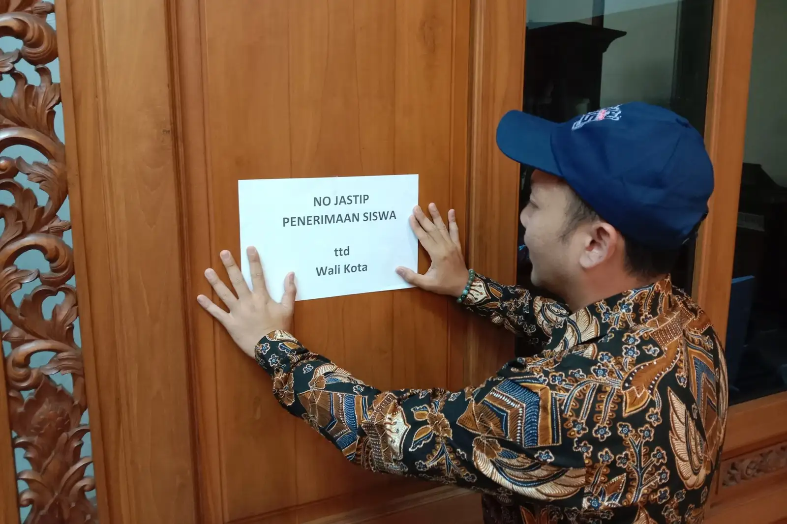 Ogah Dititipi Calon Siswa untuk SPMB, Wali Kota Solo Tempel Kertas “No Jastip”