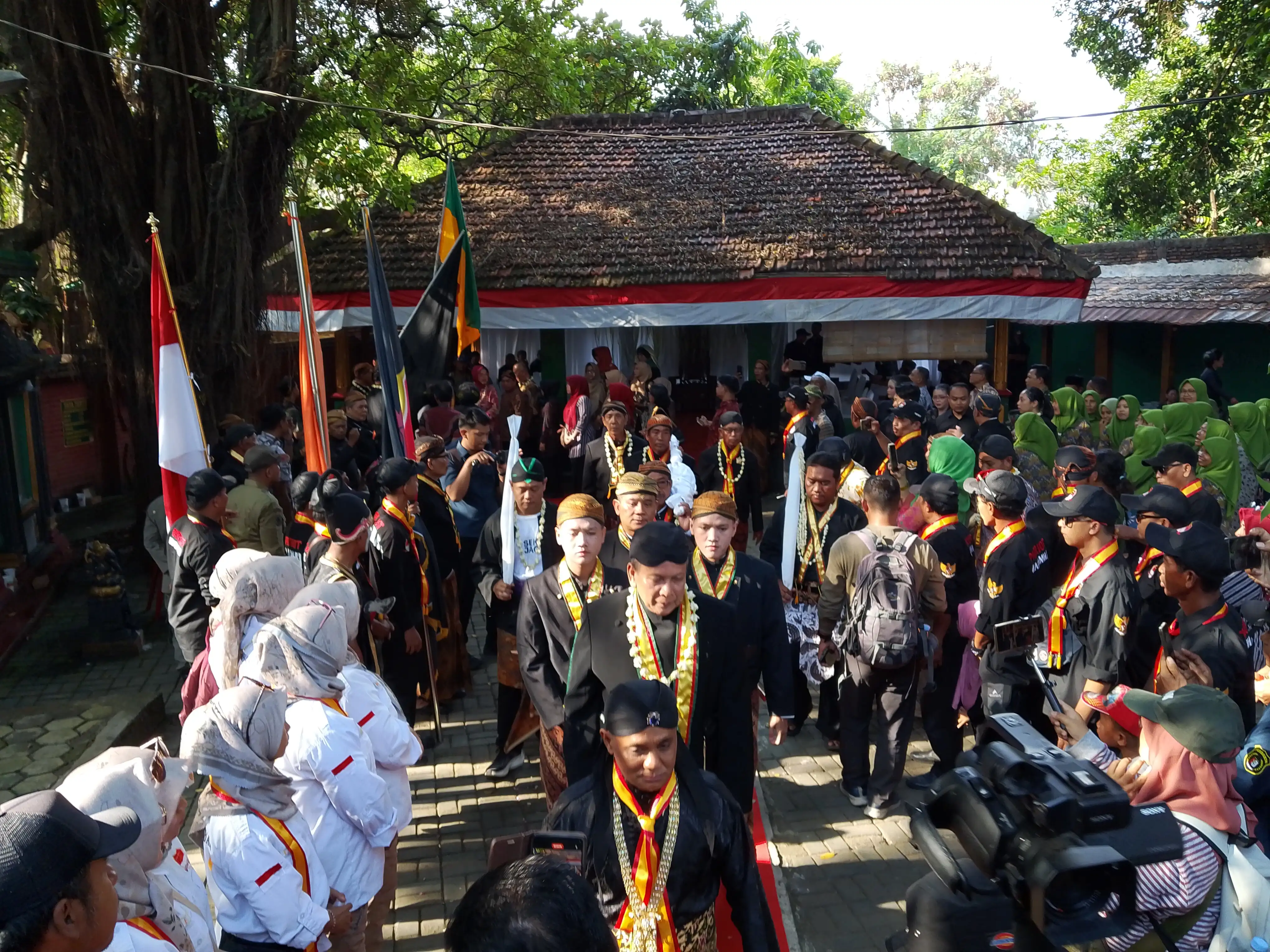 Sambut 1 Sura, Ratusan Orang Ikuti Kirab Budaya Keraton Pajang Sukoharjo