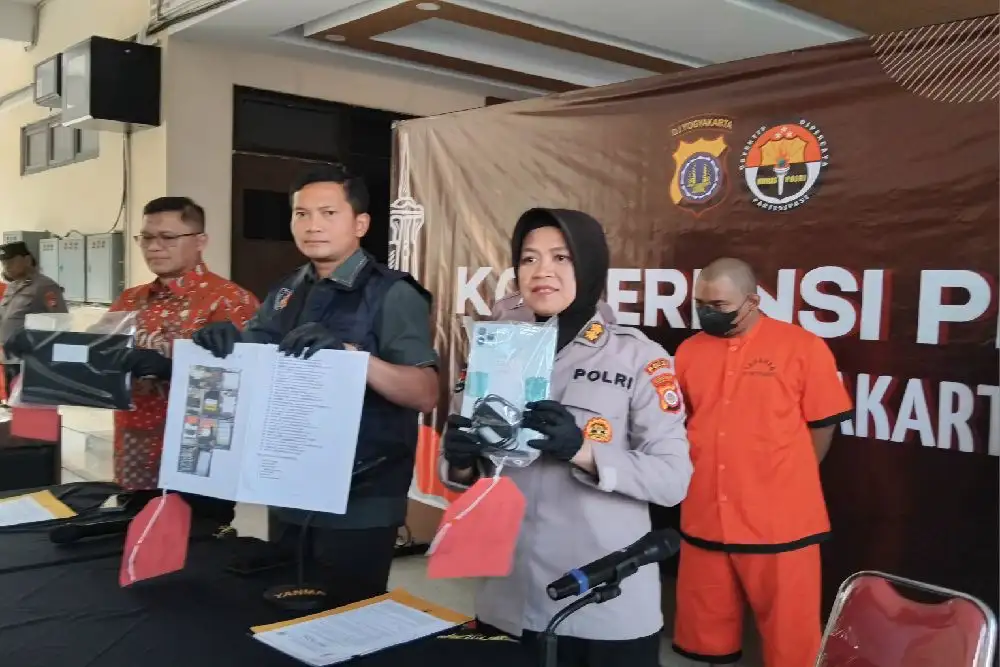 Ngaku Bisa Hapus Utang Pinjol, Pegawai OJK Gadungan Asal Surabaya Tipu 100 Orang