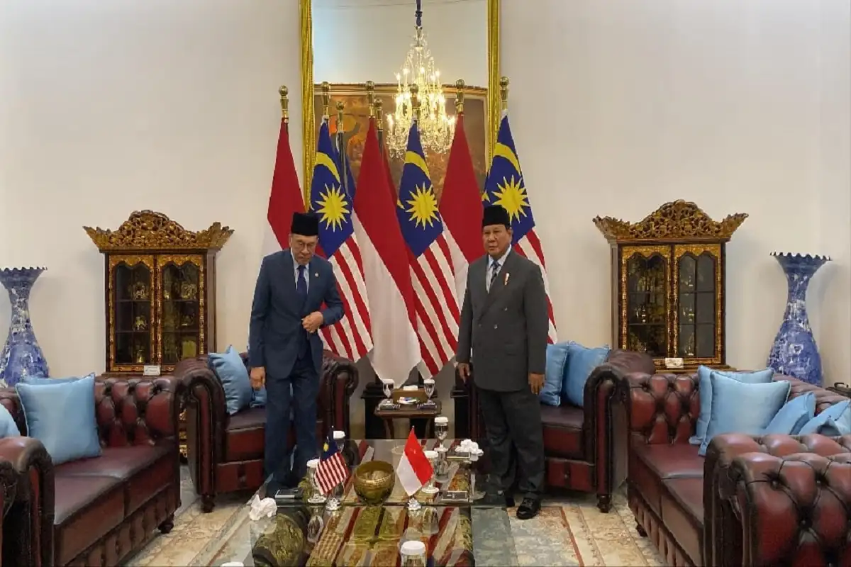 Prabowo dan PM Anwar Gelar Pertemuan Empat Mata di Istana Merdeka