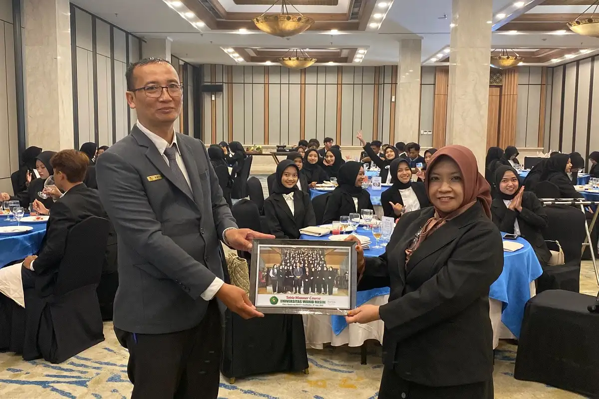 Table Manner: Bekal Mahasiswa HI Unwahas Hadapi Dunia Diplomasi Global
