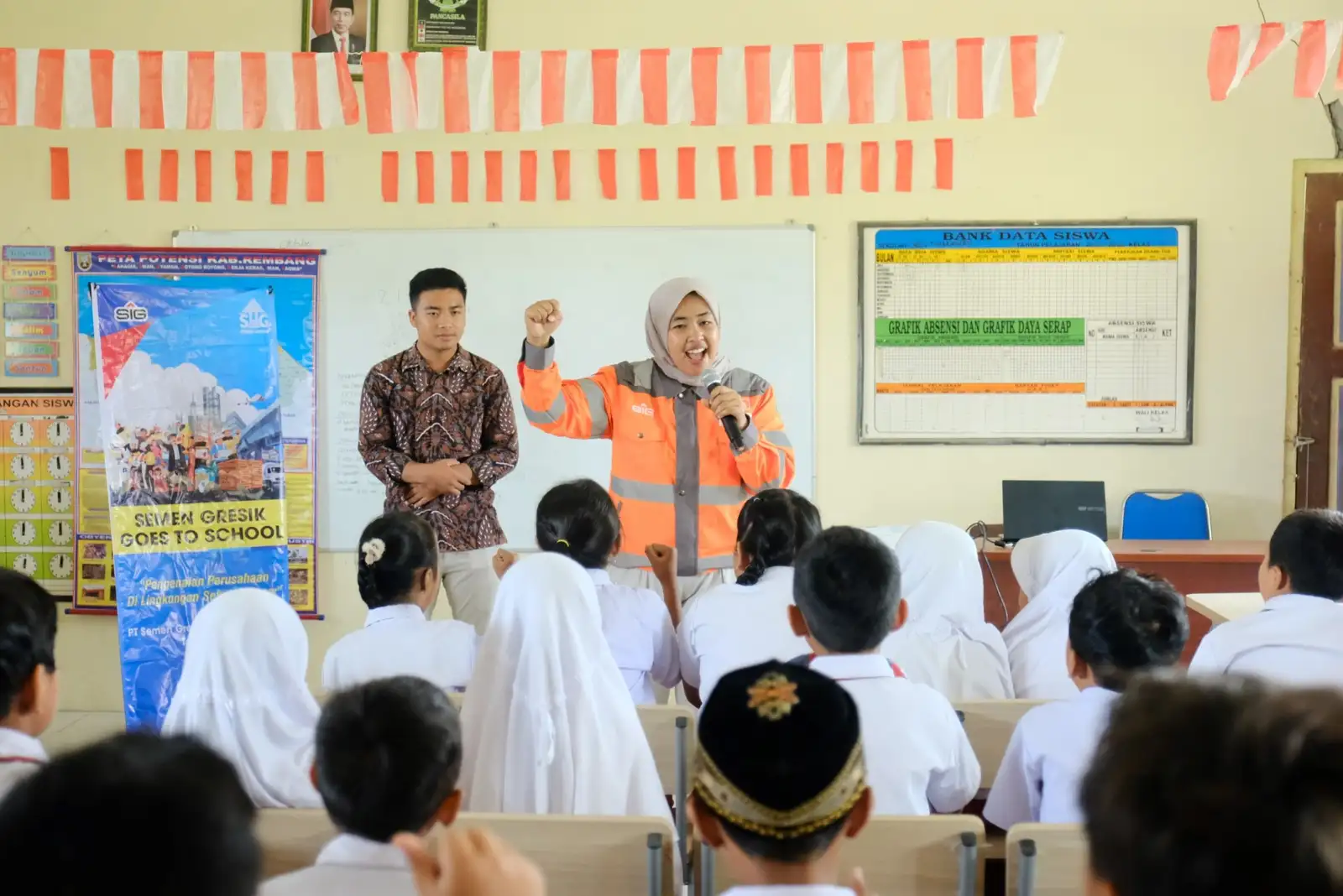 Semen Gresik Hadir di 11 SD di Rembang & Blora Lewat Program SG Goes to School