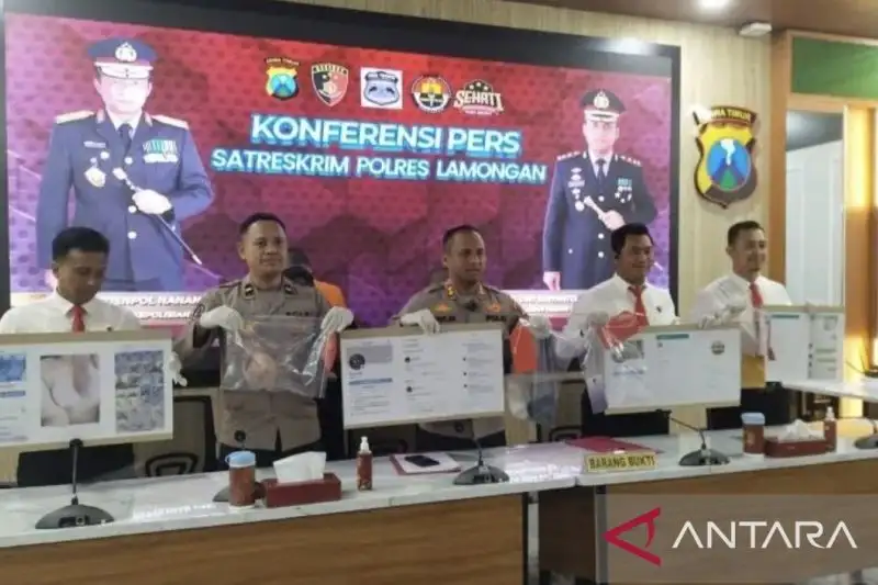 Aktif Bagikan Konten di Grup Facebook Gay, 2 Pria di Lamongan Jadi Tersangka