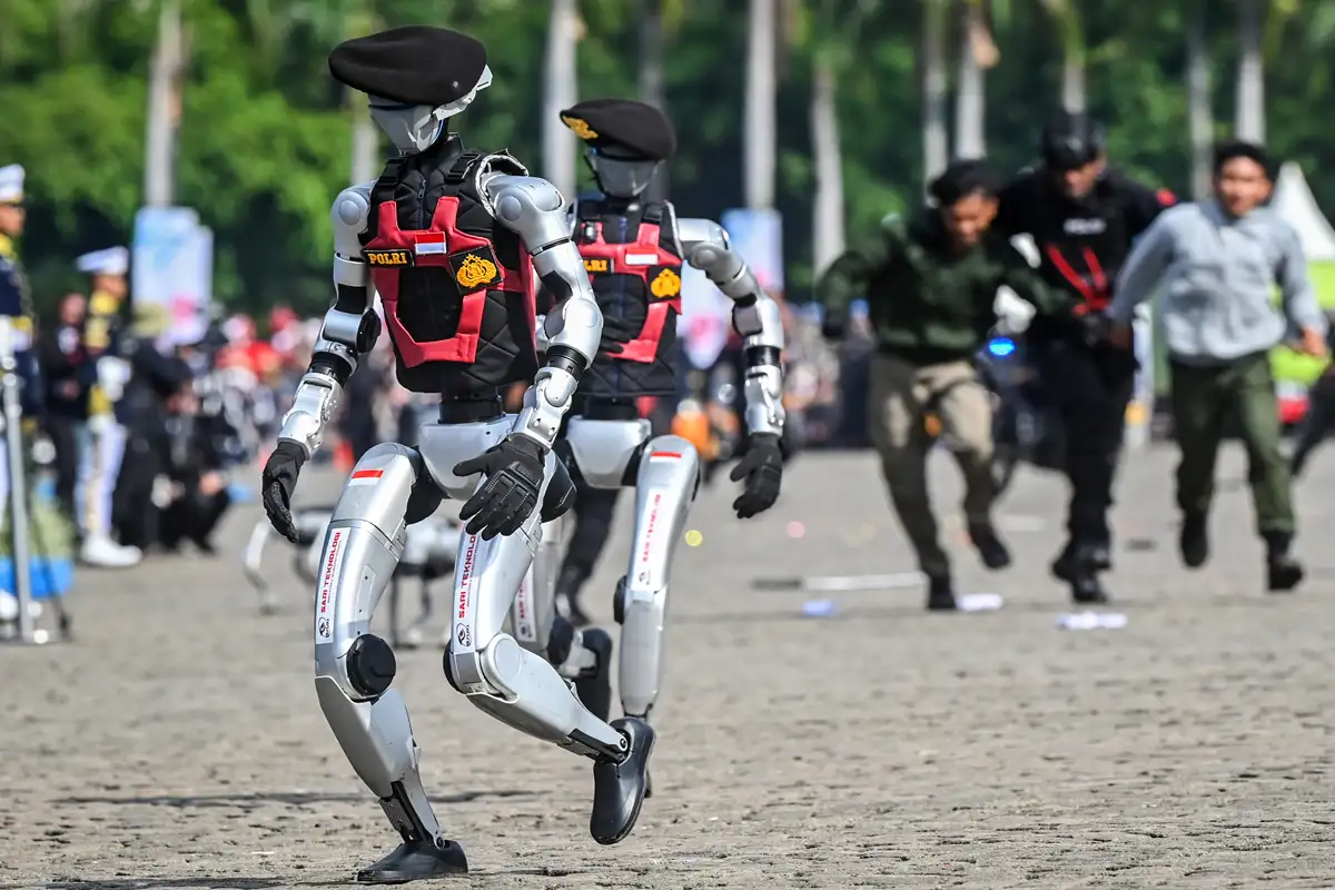 Polri Pamerkan Robot Humanoid dan I-K9 saat Perayaan HUT Bhayangkara di Monas