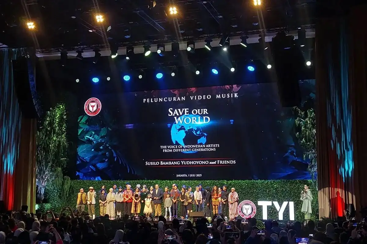 Kolaborasi degan 35 Artis, SBY Rilis Lagu Save Our World Versi Baru